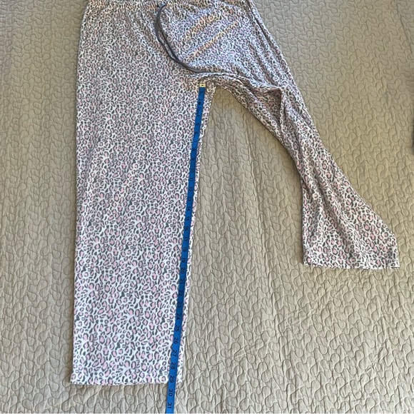 Aria Collection Light Pink, Gray & White Animal Print Fleece 2pc Pajama Set - Picture 7 of 10